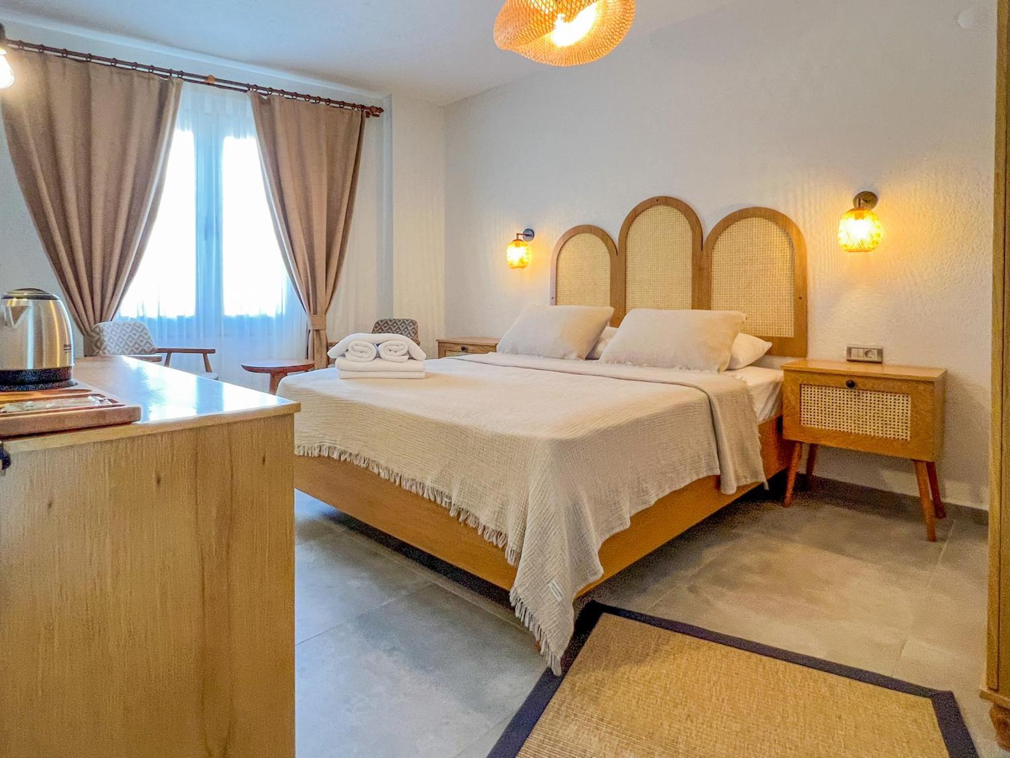 Parla Kuecuekkoey Otel Ayvalı Dış mekan fotoğraf